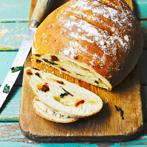 Is it OK to clean one’s plate with bread?