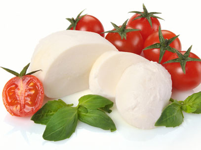 Pourquoi la mozzarella est-elle toujours emballée avec un liquide blanchâtre ?