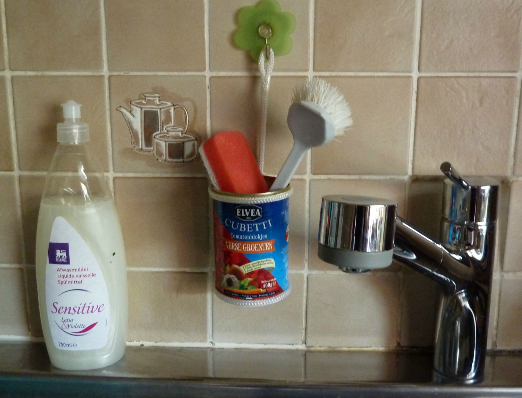 Un aiuto per lavare i piatti