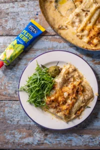 Cannelloni à la sauce au fromage, aux champignons et au pesto